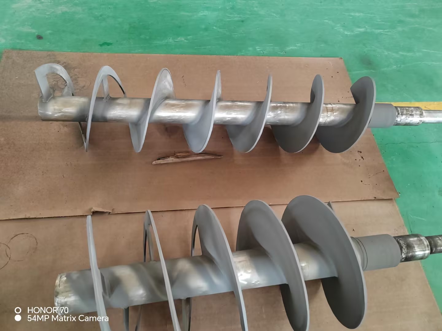 Spiral Shaft Custom Spray Tungsten Carbide Coating Using For Material Transfer