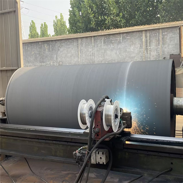 Preparation of anti-corrosion and wear-resistant coating by arc spraying on paper dryer