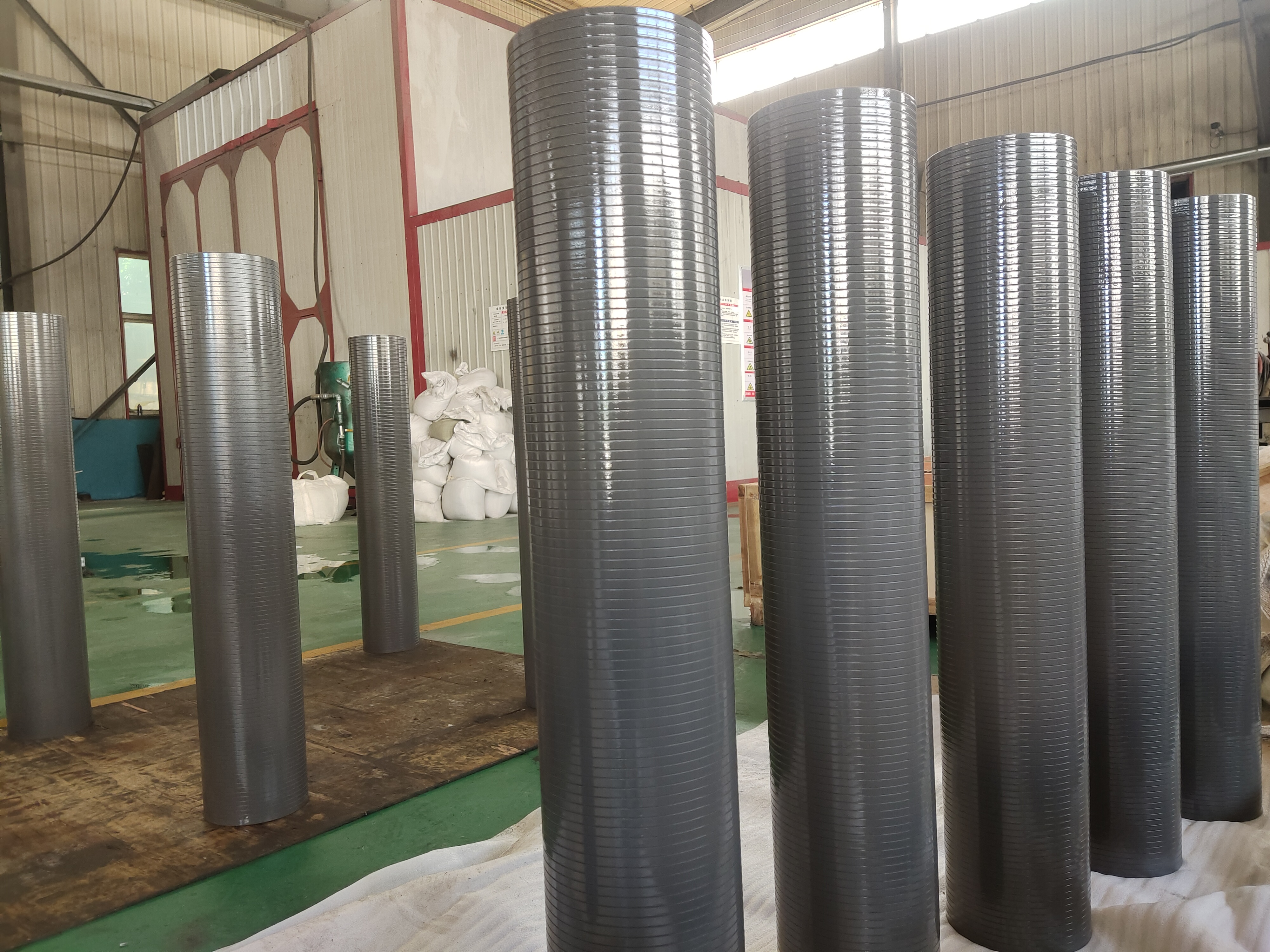 Multi-section Roll Supersonic Spraying To Strengthen Anti-corrosion and Wear Resistance